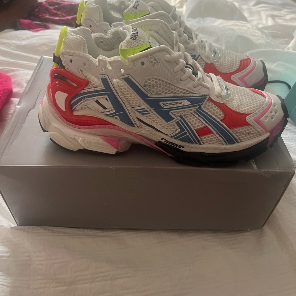 New balenciaga runners